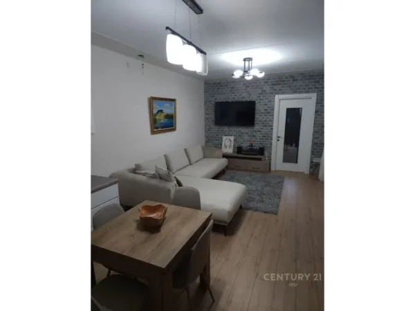 Tirane, jap me qera apartament 2+1+POST PARKIMI , 95 m² 750 € (Kodra e Diellit)