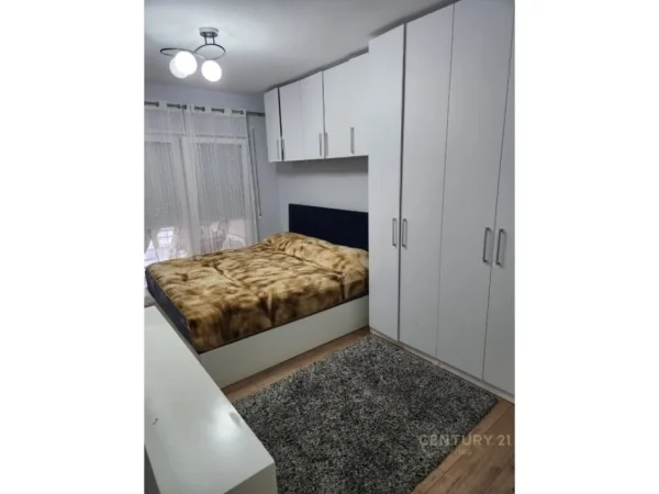 Tirane, jap me qera apartament 2+1+POST PARKIMI , 95 m² 750 € (Kodra e Diellit)