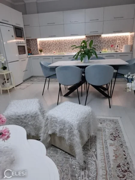 Tirane, shitet apartament 3+1+Ballkon , 135 m² 197.000 € (Astir)