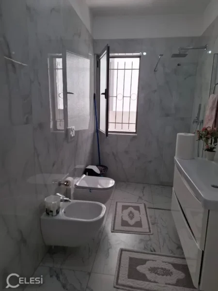 Tirane, shitet apartament 3+1+Ballkon , 135 m² 197.000 € (Astir)