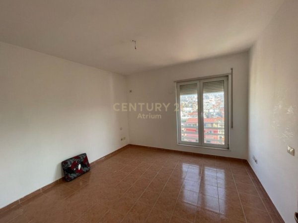 Tirane, shes apartament 2+1+Aneks+Ballkon Kati 8, 105 m² 168.000 € (Qytet Studentu)