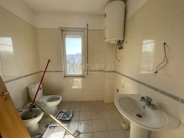 Tirane, shes apartament 2+1+Aneks+Ballkon Kati 8, 105 m² 168.000 € (Qytet Studentu)