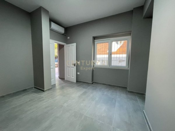 Tirane, shes apartament 4+1+Aneks+Ballkon Kati 1, 176 m² 680.000 € (Ish Bllok)