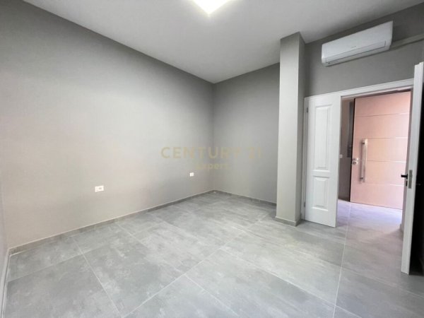 Tirane, shes apartament 4+1+Aneks+Ballkon Kati 1, 176 m² 680.000 € (Ish Bllok)