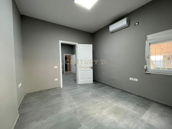Tirane, shes apartament 4+1+Aneks+Ballkon Kati 1, 176 m² 680.000 € (Ish Bllok)