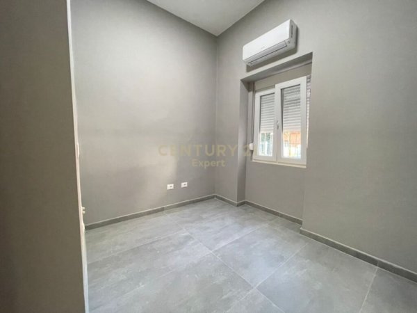 Tirane, shes apartament 4+1+Aneks+Ballkon Kati 1, 176 m² 680.000 € (Ish Bllok)