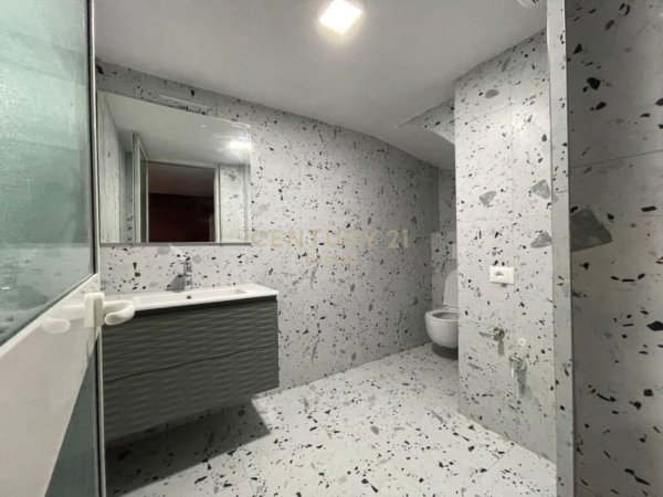 Tirane, shes apartament 4+1+Aneks+Ballkon Kati 1, 176 m² 680.000 € (Ish Bllok)