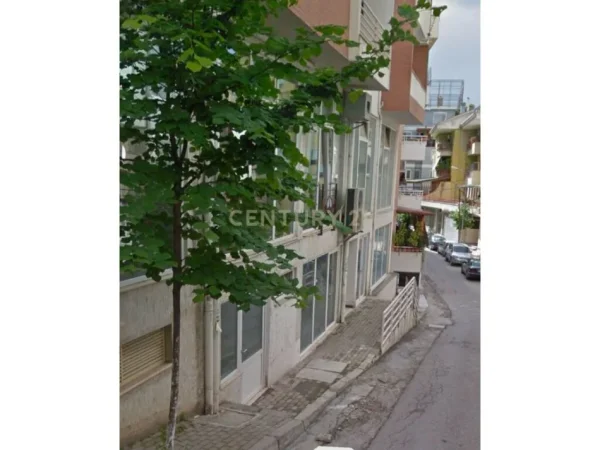 Tirane, shitet ambjent biznesi Kati 0, 246 m² 600.000 € (Kodra e Diellit)