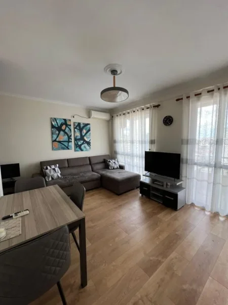 Tirane, shitet apartament 1+1+Ballkon , 66 m² 150.000 € (Pazari I Ri)