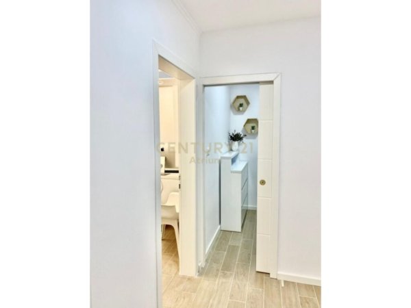 Tirane, jepet me qera ambjent biznesi Kati 2, 68 m² 800 € (Vasil shanto)