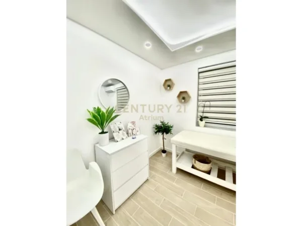 Tirane, jepet me qera ambjent biznesi Kati 2, 68 m² 800 € (Vasil shanto)