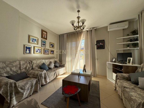 Tirane, jepet me qera ambjent biznesi Kati 3, 315 m² 4.000 € (TEFTA TASHKO-KOCO)