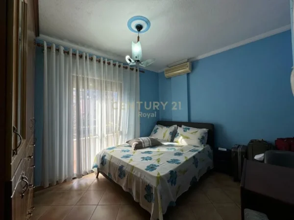 Tirane, jepet me qera ambjent biznesi Kati 3, 315 m² 4.000 € (TEFTA TASHKO-KOCO)