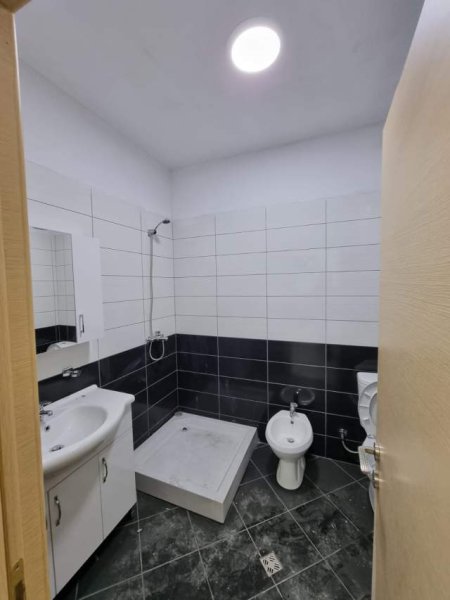 Tirane, shitet apartament 2+1+BLK Kati 8, 108 m² 110.000 Euro (ASTIR)