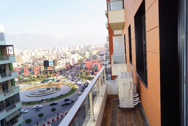 Tirane, jepet me qera zyre Kati 6, 115 m² 800 Euro (Zogu Zi)