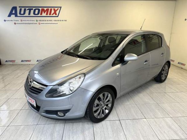 Tirane, shes makine Opel corsa Viti 2010, 4.600 Euro