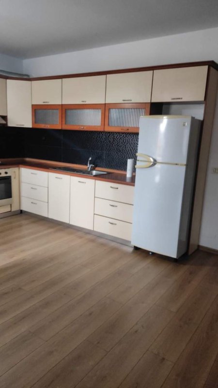 Tirane, jap me qera apartament 1+1+A+BLK Kati 4, 60 m² 450 Euro