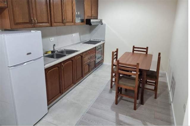 Tirane, jepet me qera apartament 1+1 Kati 1, 60 m² 350 Euro (Tregu elektrik)