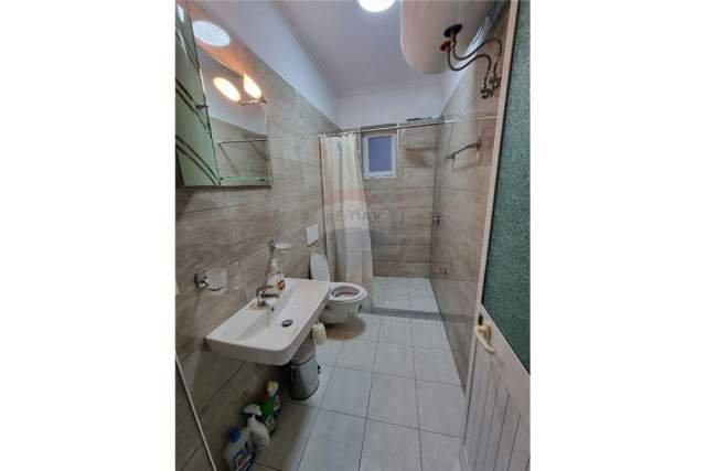 Tirane, jepet me qera apartament 1+1 Kati 1, 60 m² 350 Euro (Tregu elektrik)