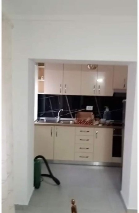 Tirane, jepet me qera apartament Kati 3, 75 m² 550 Euro