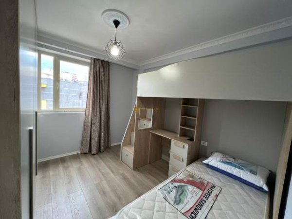 Tirane, jepet me qera apartament 2+1+BLK Kati 5, 88 m² 300 Euro (Shkoze)