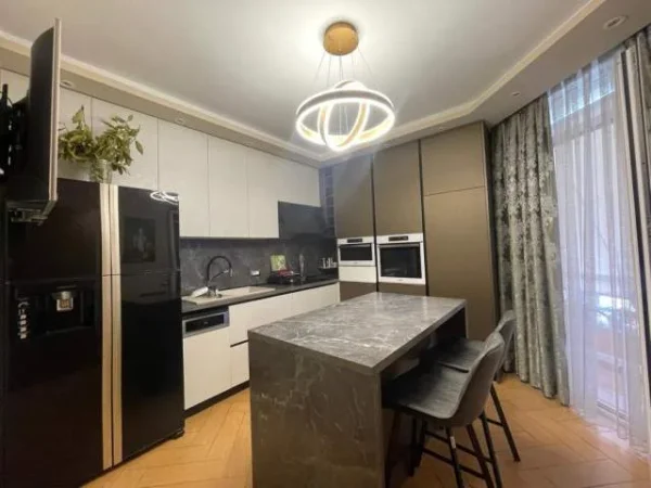 Tirane, Jepet me Qera Apartament 2+1+A+BLK Kati 9, 127 m² 1200 Euro (Frederik Shiroka)