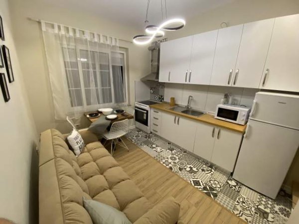 Tirane, jepet me qera apartament 1+1+BLK Kati 4, 60 m² 430 Euro (Abdyl Frasheri)
