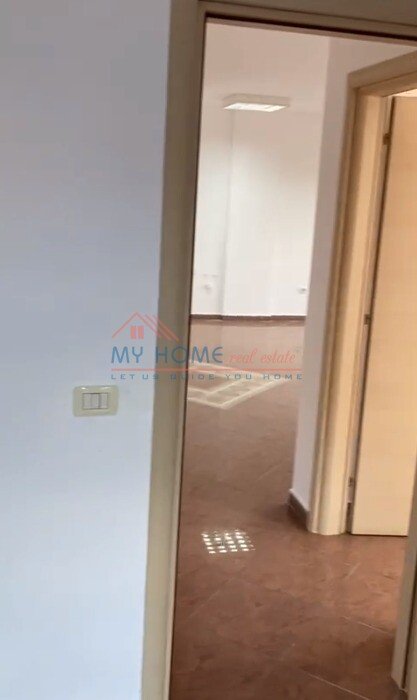 Tirane, jepet me qera zyre Kati 3, 106 m² 550 Euro (farmacia nr 10)