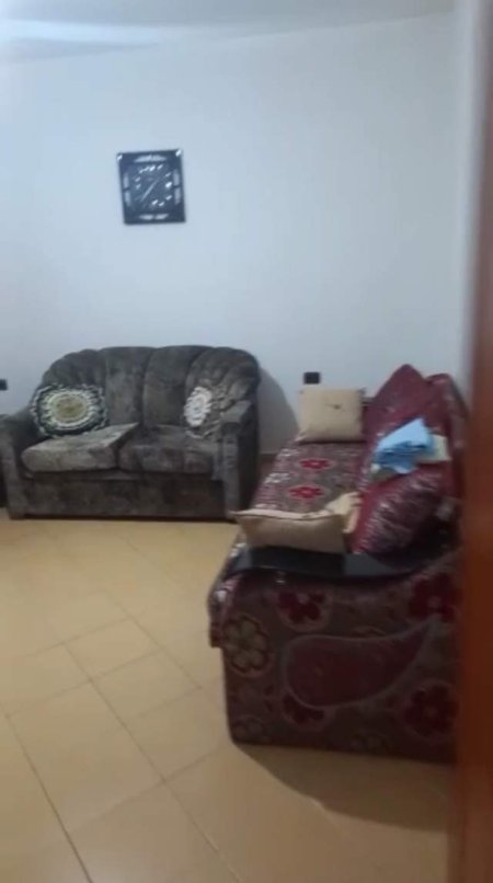 Tirane, jepet me qera apartament 2+1 Kati 1, 90 m² 32.000 Leke (rruga Jordan Misja)