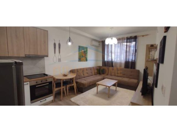 Tirane, jepet me qera apartament 2+1+BLK Kati 1, 80 m² 450 Euro (Rruga Myslym Shyri)