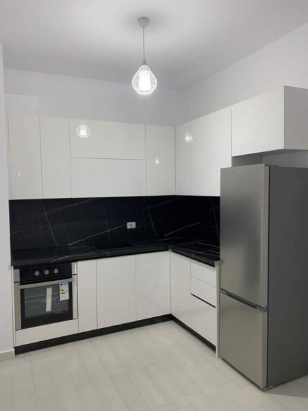 Tirane, jepet me qera apartament 1+1 Kati 4, 75 m² 400 Euro (Ish Fusha e Aviacionit)