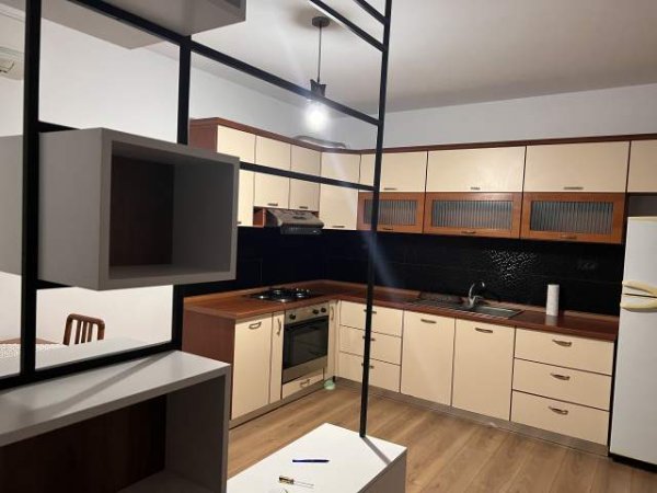 Tirane, jepet me qera 1+1+A+BLK Kati 4, 500 Euro