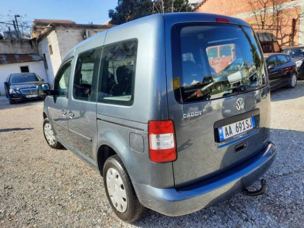 Tirane, shes Volkswagen Caddy Viti 2007, 8.000 Euro