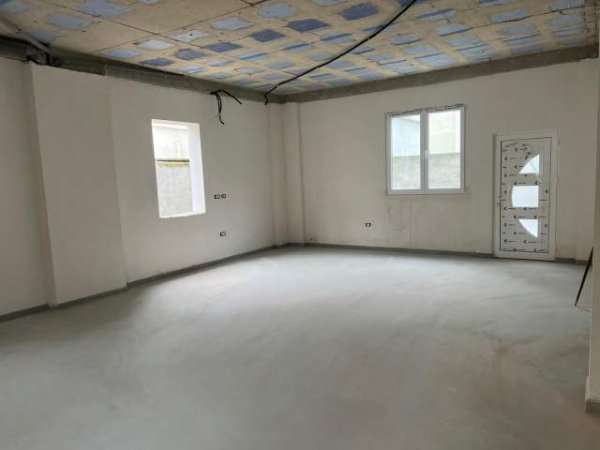 Tirane, jepet me qera ambjent biznesi Kati 0, 150 m² 1.200 Euro (Allias afer shkolles Ramazan Jarani)