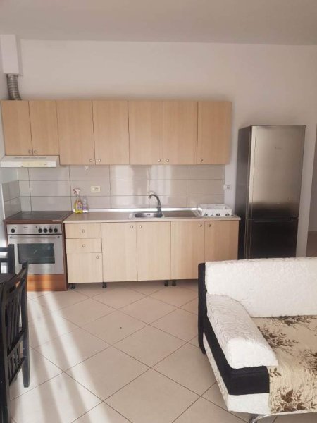 Tirane, jepet me qera apartament 1+1+BLK Kati 8, 25.000 Leke (Thoma Koxhaj)