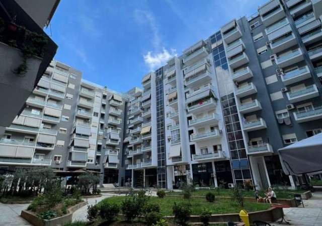 Kompleksi Golden Park shesim apartament 2+1!