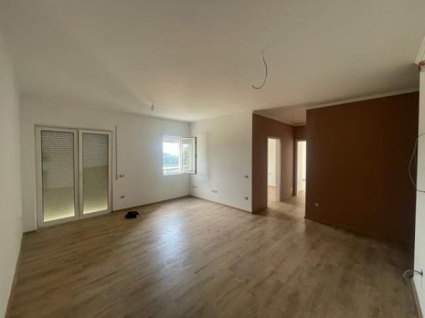 Shqiperi, shes apartament 2+1 Kati 5, 109 m² 81.750 Euro (Sh54)