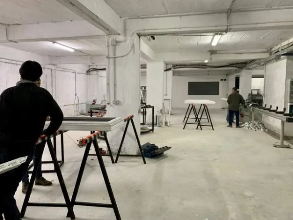 Tirane, shes magazine Kati -1, 1472 m² 350.000 Euro (Ardeno afer Qtu)