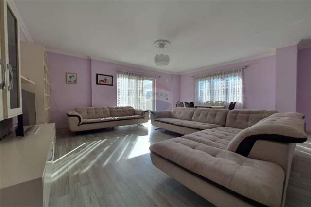 Tirane, shitet apartament 294 m² 360.000 Euro (rruga saraceve)