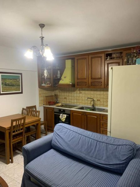Tirane, jepet me qera apartament 1+1+BLK Kati 6, 75 m² 400 Euro (Selvia)