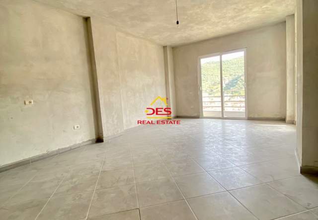Vlore, shitet apartament 2+1+BLK Kati 5, 107 m² 580 Euro/m2 (Rruga Pelivan Leskaj)