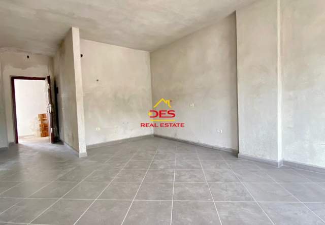 Vlore, shitet apartament 2+1+BLK Kati 5, 107 m² 580 Euro/m2 (Rruga Pelivan Leskaj)