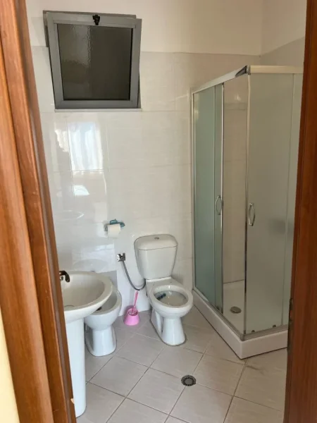 Tirane, jepet me qera apartament 2+1 Kati 8, 61 m² 450 € (Astir, Ish-Alfa Bank)