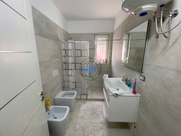 Durres, shitet apartament 2+1 Kati 2, 118 m² 130.000 € (Ish Rajoni)