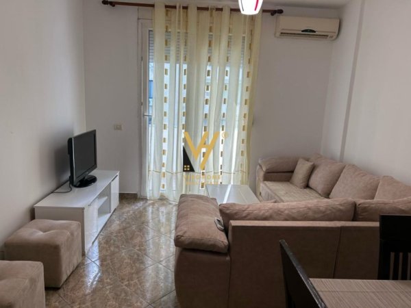 Tirane, jepet me qera apartament 1+1+Ballkon Kati 5, 57 m² 550 € (ISH ESKPOZITA)