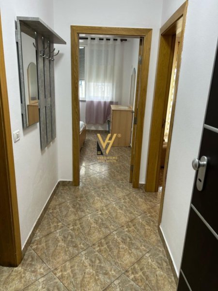Tirane, jepet me qera apartament 1+1+Ballkon Kati 5, 57 m² 550 € (ISH ESKPOZITA)