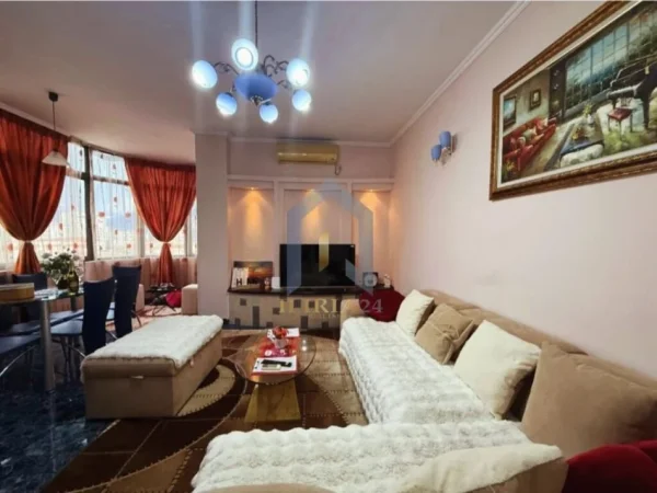 Tirane, shes apartament 1+1+Ballkon Kati 8, 81 m² 183.000 € (Qender)