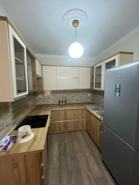 Tirane, shitet apartament 2+1+Ballkon , 118 m² 156.000 € (Yzberisht)