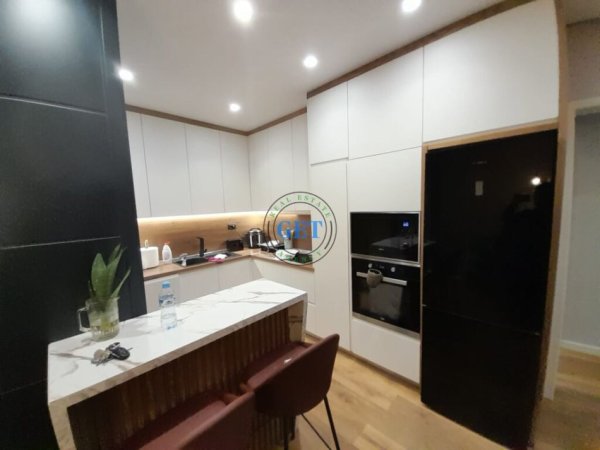 Durres, shitet apartament 2+1 Kati 6, 90 m² 150.000 € (PlazhHekurudha)