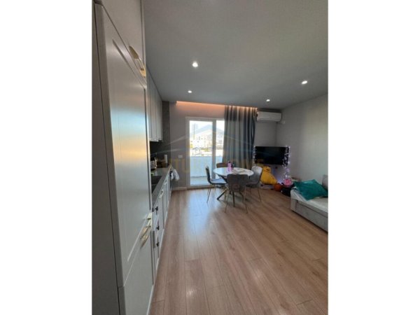 APARTAMENT 1+1 NE SHITJE RRUGA JORDAN MISJA